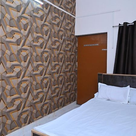 גורקפור Privyrooms מראה חיצוני תמונה
