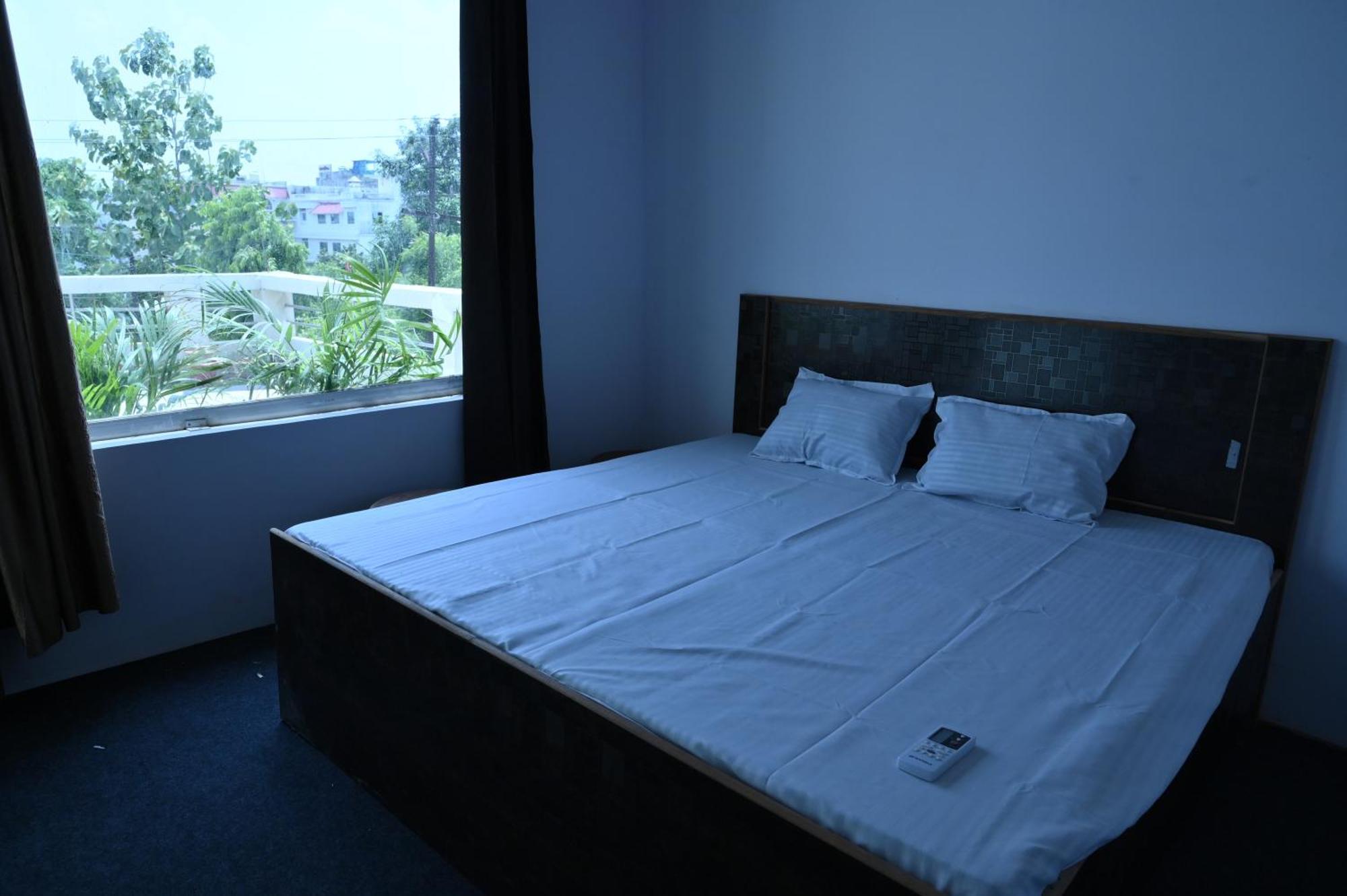 גורקפור Privyrooms מראה חיצוני תמונה