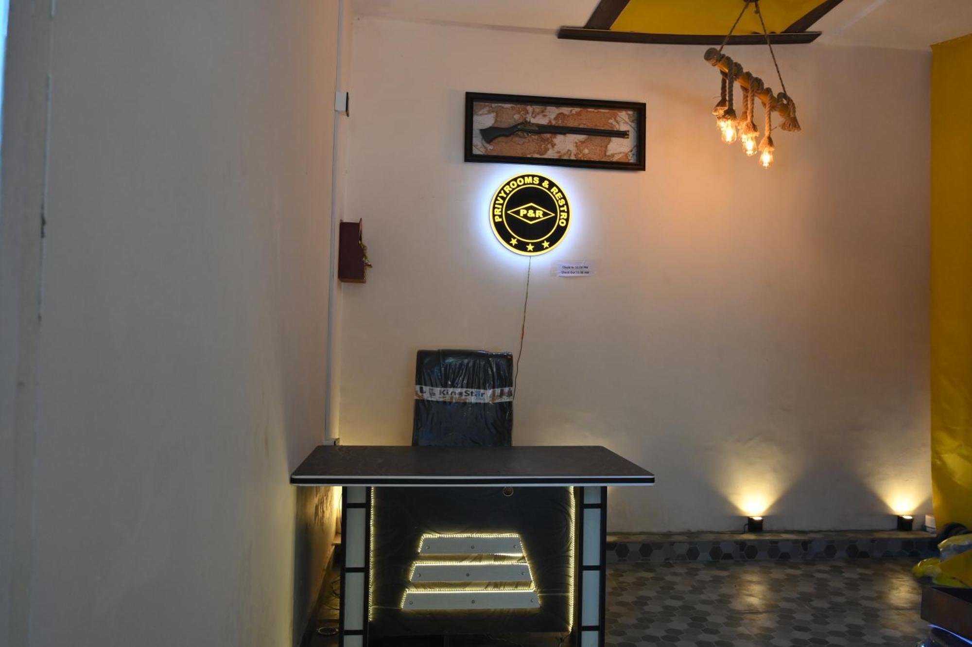 גורקפור Privyrooms מראה חיצוני תמונה