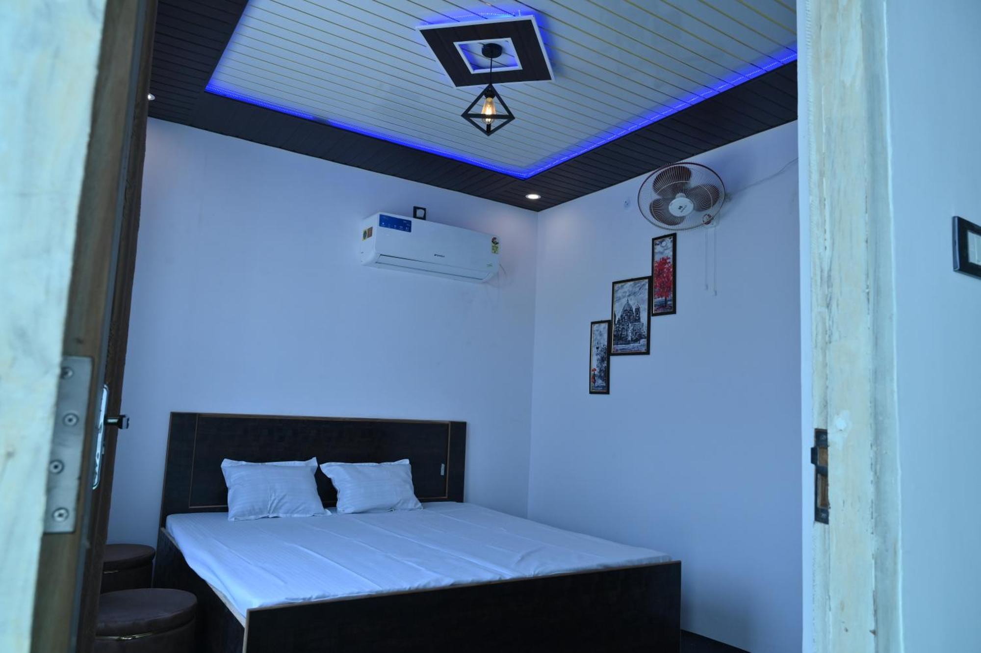 גורקפור Privyrooms מראה חיצוני תמונה