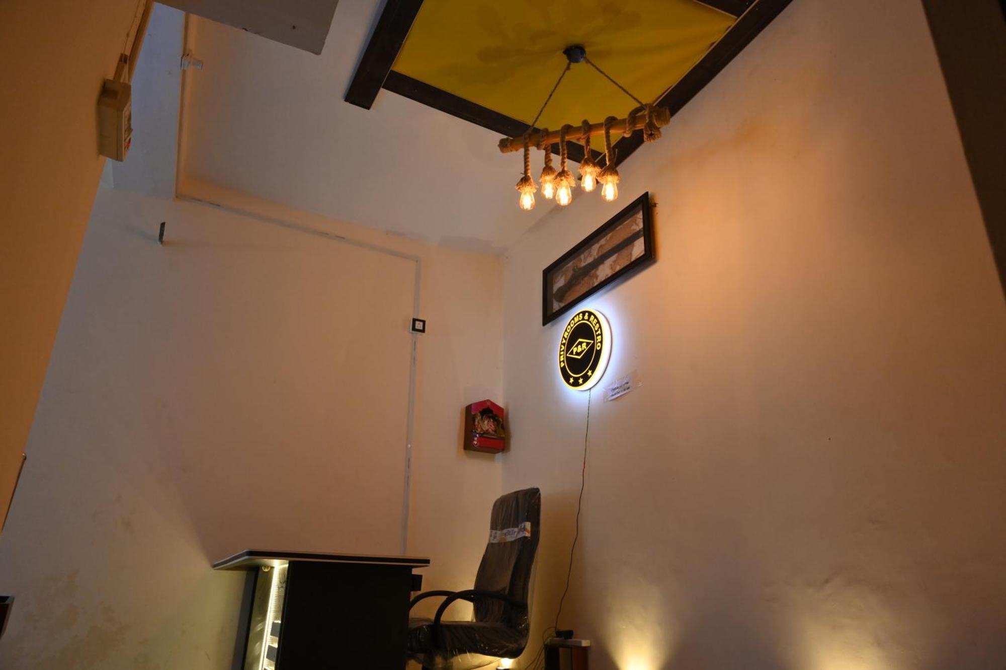 גורקפור Privyrooms מראה חיצוני תמונה