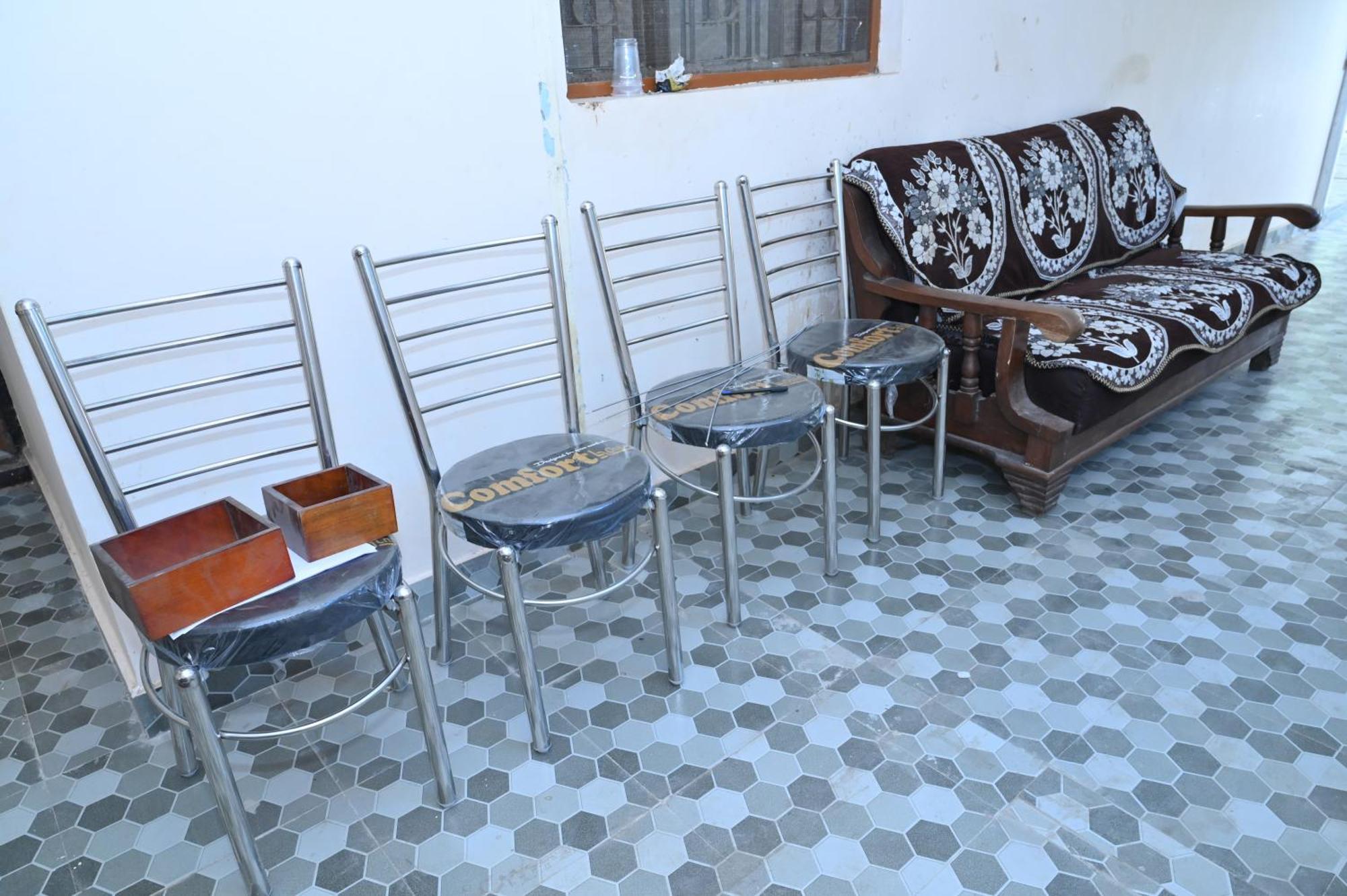 גורקפור Privyrooms מראה חיצוני תמונה