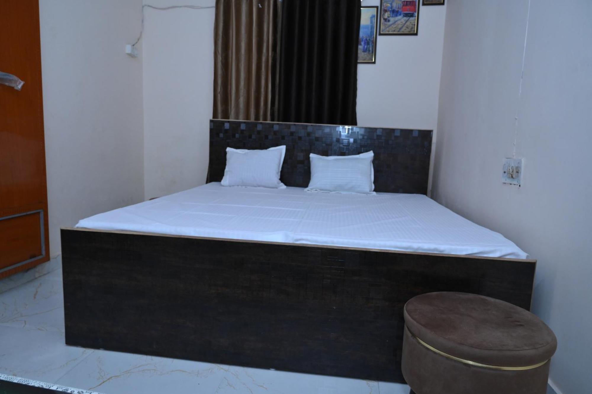 גורקפור Privyrooms מראה חיצוני תמונה