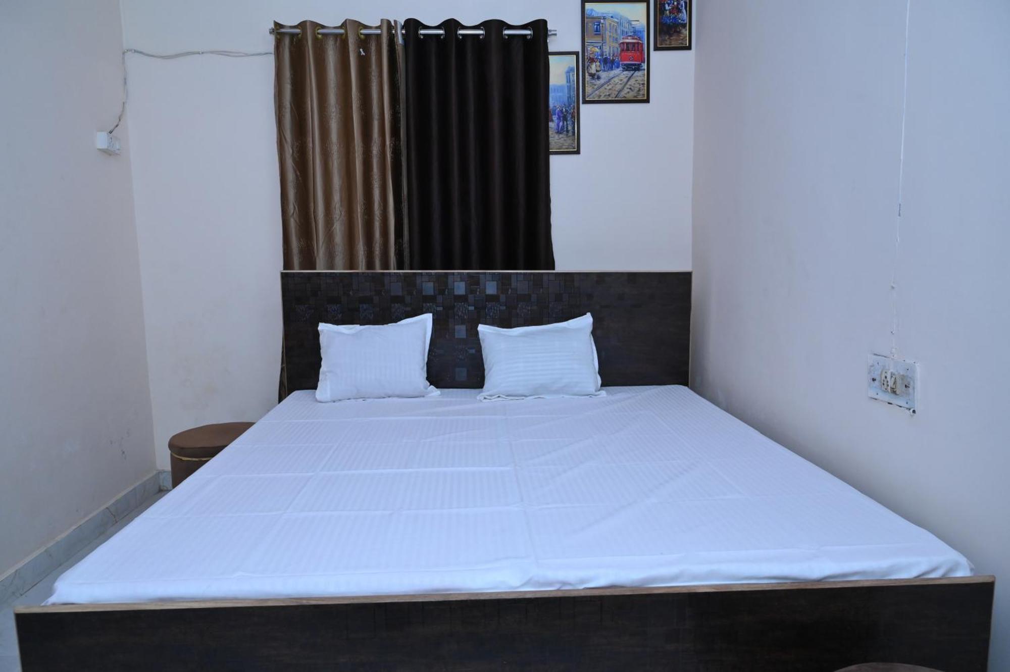 גורקפור Privyrooms מראה חיצוני תמונה