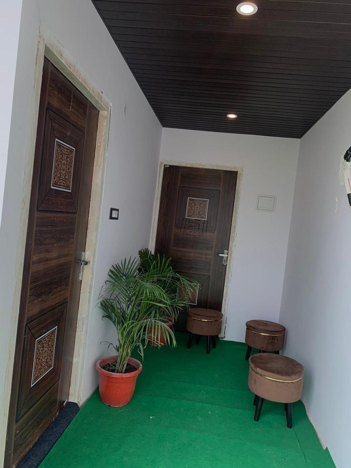 גורקפור Privyrooms מראה חיצוני תמונה