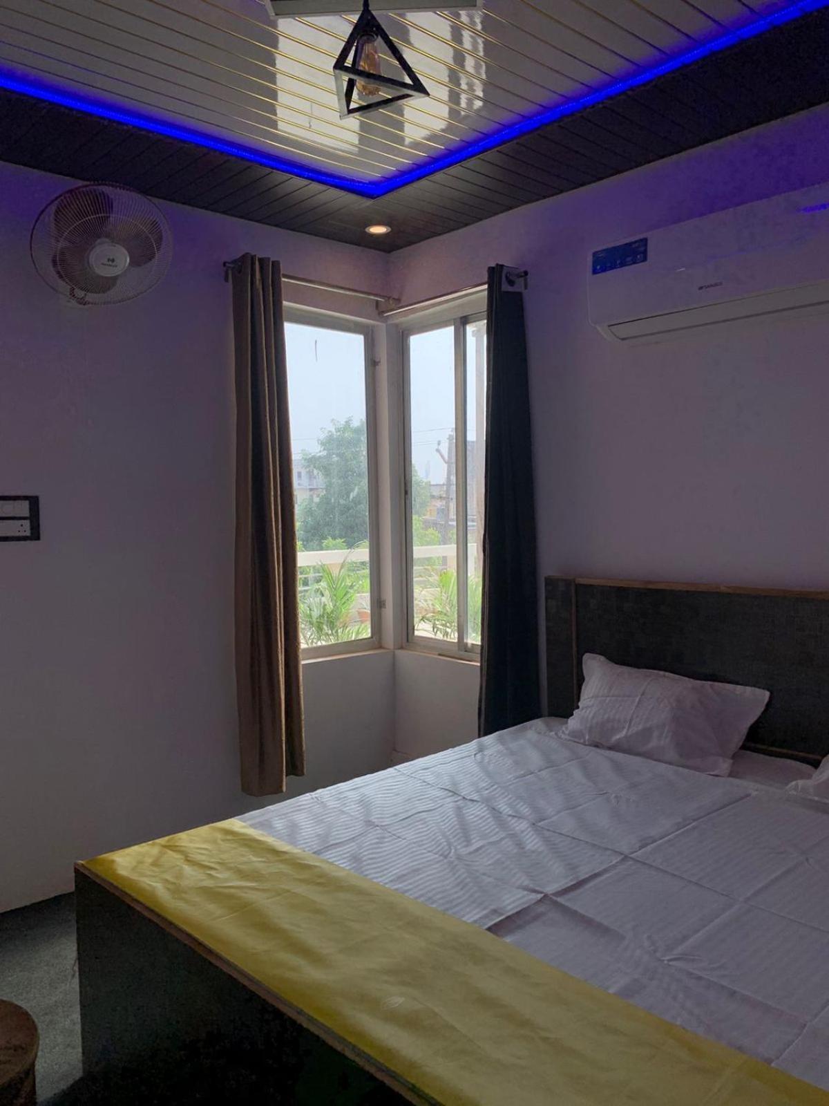 גורקפור Privyrooms חדר תמונה