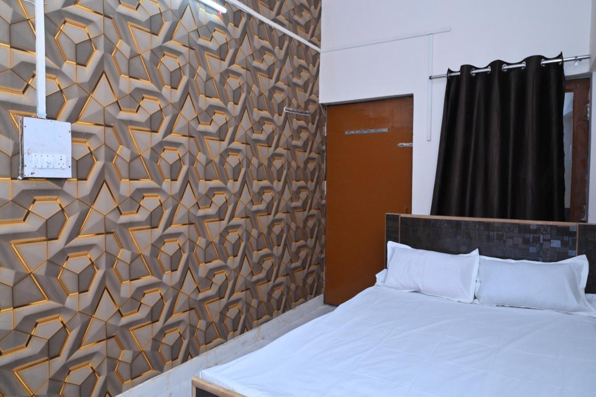 גורקפור Privyrooms מראה חיצוני תמונה