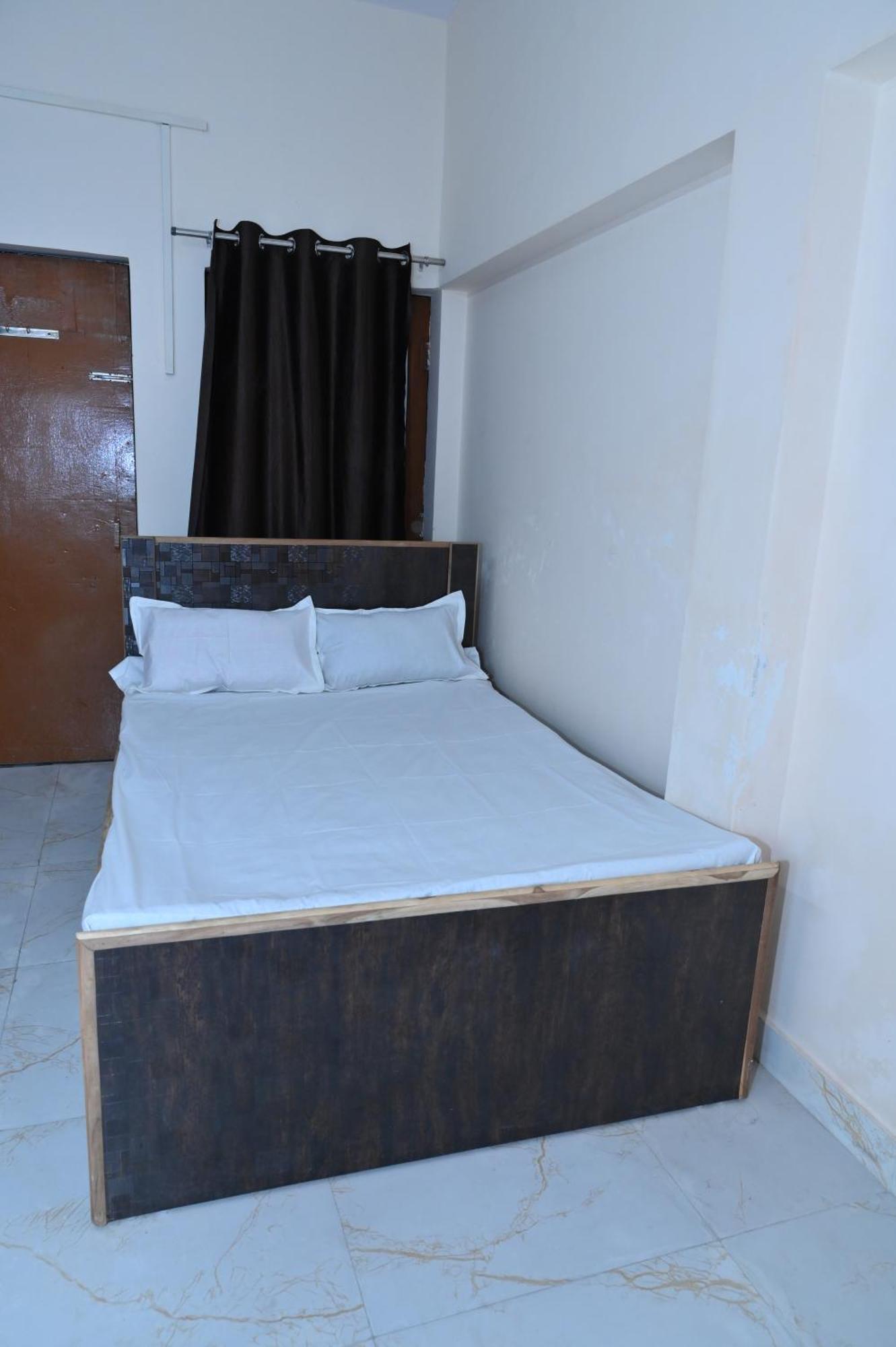 גורקפור Privyrooms מראה חיצוני תמונה