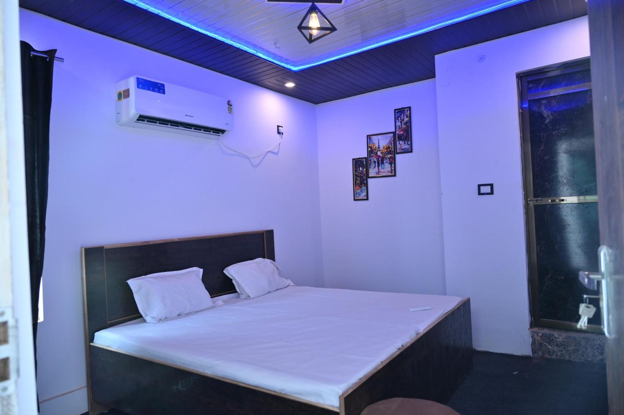 גורקפור Privyrooms מראה חיצוני תמונה