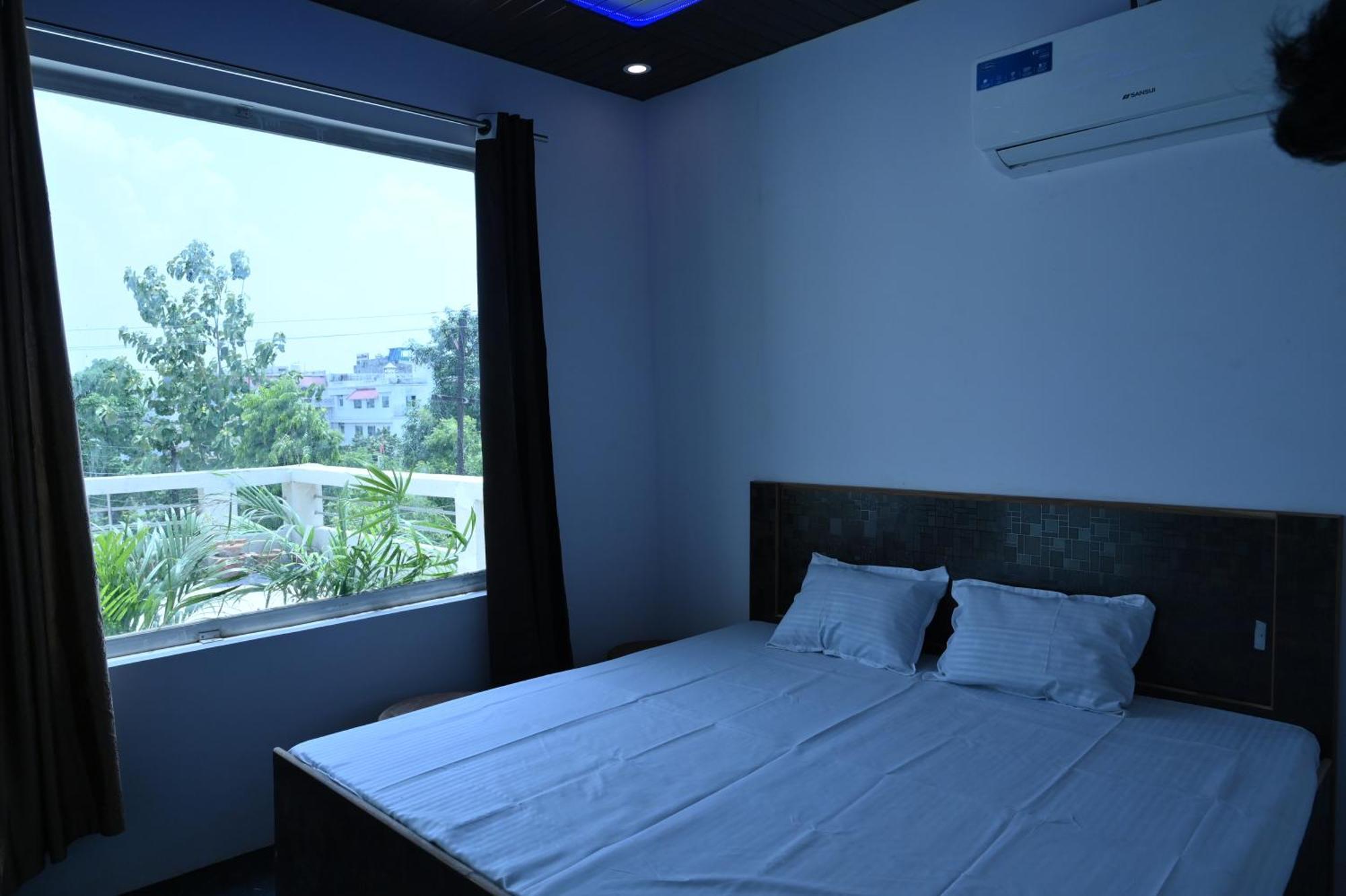 גורקפור Privyrooms מראה חיצוני תמונה