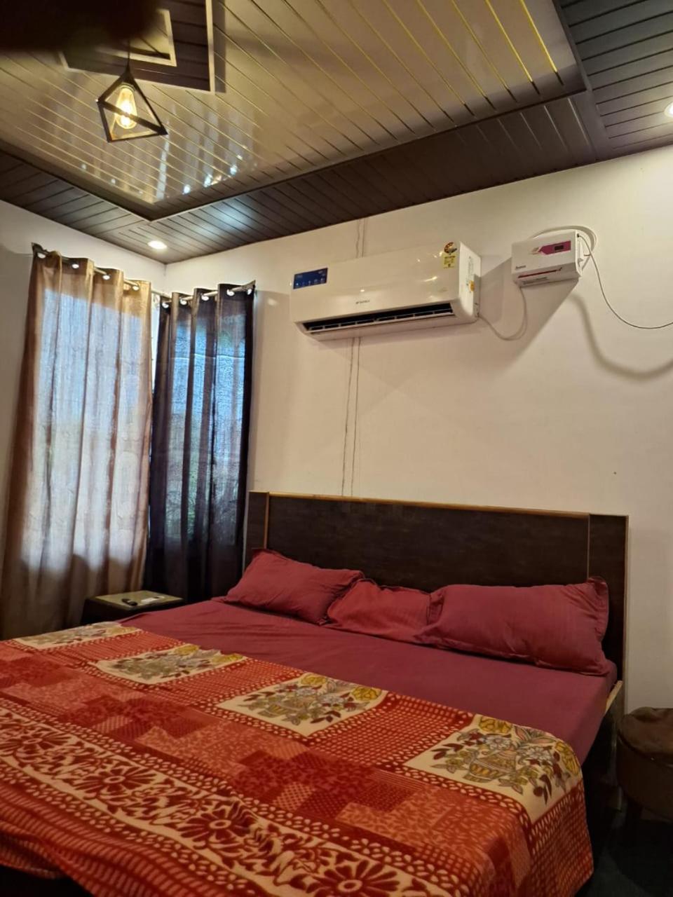 גורקפור Privyrooms מראה חיצוני תמונה